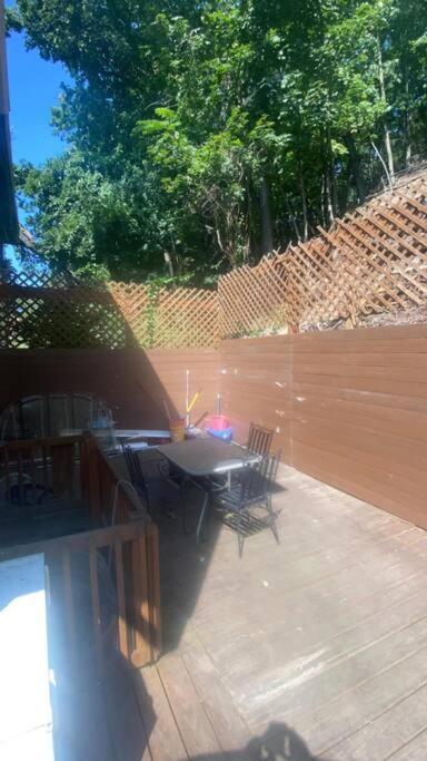 Apartament Rock Pad For Yale, Visitors, Nurses, Staff New Haven Zewnętrze zdjęcie
